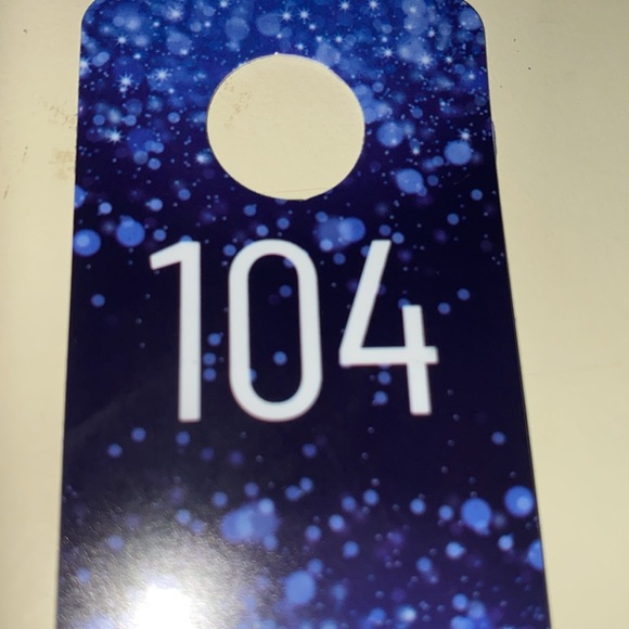 Secret treasures women’s Nike shorts medium - Picture 4 of 4